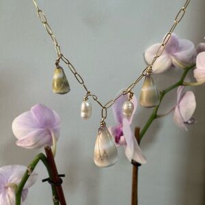 Elegant Gold and Cream Necklace